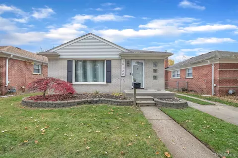 10132 Tecumseh St, Redford, MI 48239