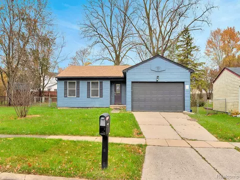 5553 Big Pine Dr, Ypsilanti, MI 48197