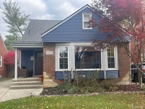 10088 Hart Ave, Huntington Woods, MI 48070