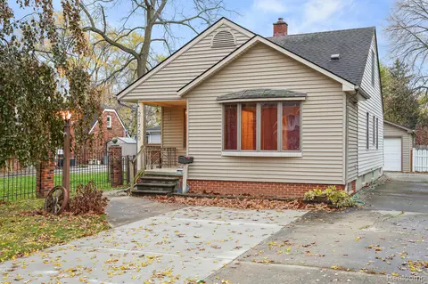 21720 E 10 Mile Rd, Saint Clair Shores, MI 48080