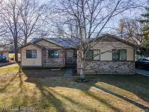 19310 Faulman Rd, Clinton Township, MI 48035
