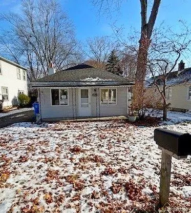 1543 Grinshaw St, Commerce, MI 48382