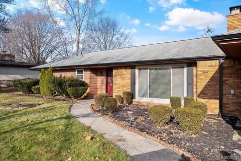 18184 New Hampshire Dr, Southfield, MI 48075