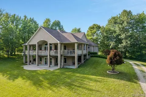 1683 Low Wood Trl, Leonard, MI 48367