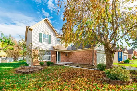 19020 Harrison Ave, Livonia, MI 48152