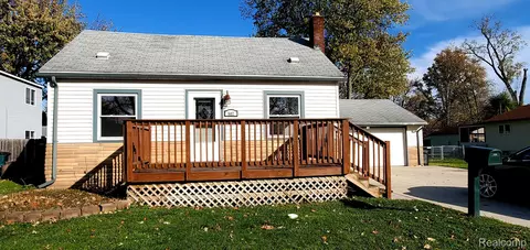 502 Broadacre Ave, Clawson, MI 48017