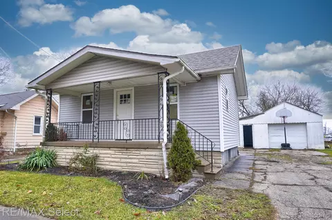2431 Thom St, Flint, MI 48506