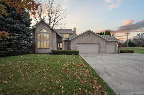 2279 E Reid Rd, Grand Blanc, MI 48439