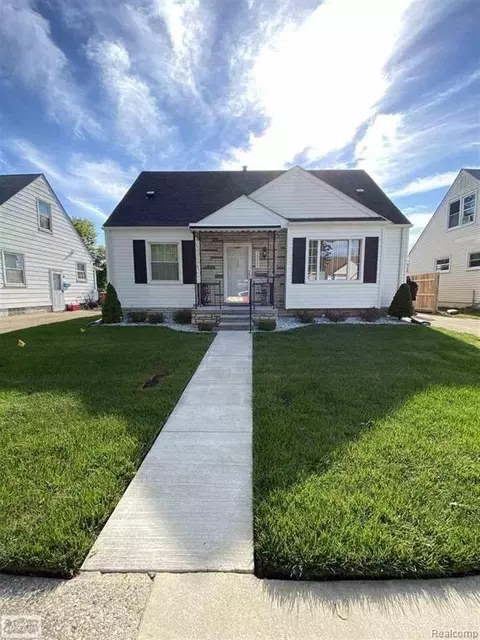 25800 Fortuna St, Roseville, MI 48066