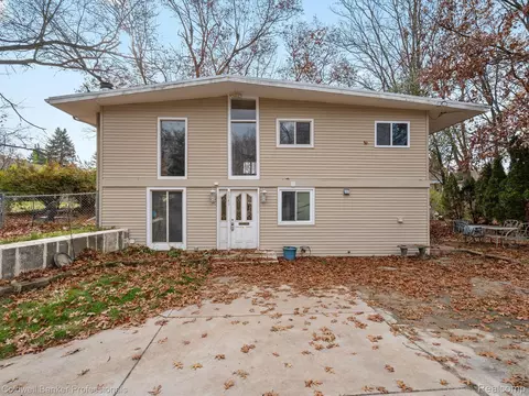 5049 W Harvard Ave, Independence, MI 48348