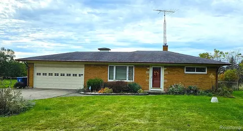 2044 S Elms Rd, Clayton, MI 48473