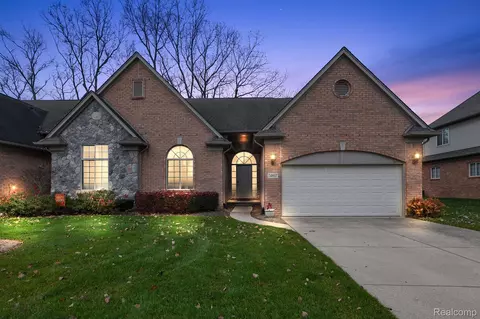 51817 Stoneridge Dr, Shelby Township, MI 48316