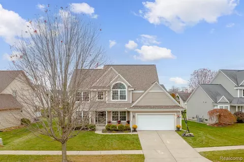 2220 Antrim Dr, Davison, MI 48423