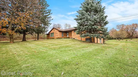 753 E Walton Blvd, Pontiac, MI 48340