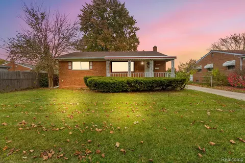 6736 N Venoy Rd, Garden City, MI 48135