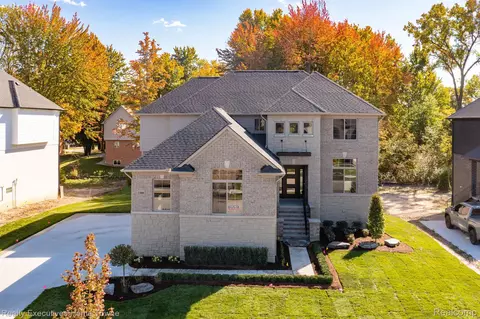 11880 Encore Crt Ct, Shelby Township, MI 48315