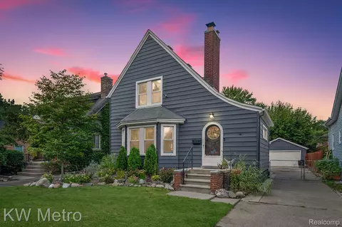 876 W Drayton St, Ferndale, MI 48220