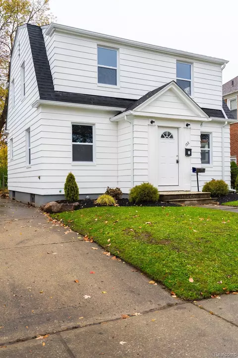 152 Dwight Ave, Pontiac, MI 48341