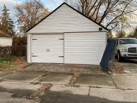 8906 Grandville Ave, Detroit, MI 48228