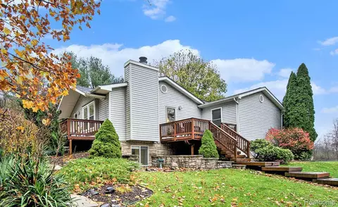 4130 Sweet Rd, Genoa, MI 48843