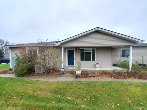 1118 Lake Shore Cir, Mundy, MI 48439