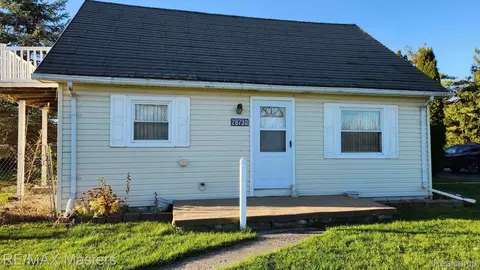28730 Allen Rd, Brownstown, MI 48183