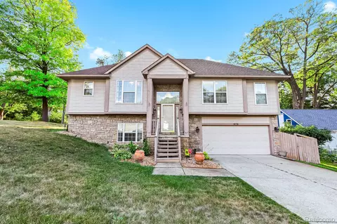4176 Alston Blvd, West Bloomfield, MI 48323