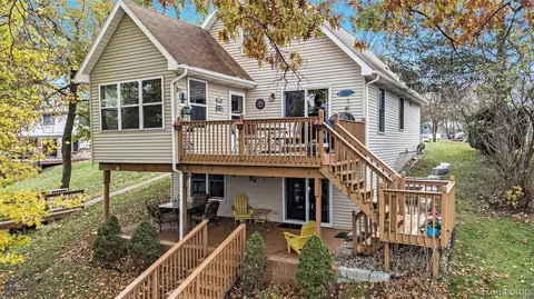 10521 Runyan Lake Pnt Pt, Tyrone, MI 48430