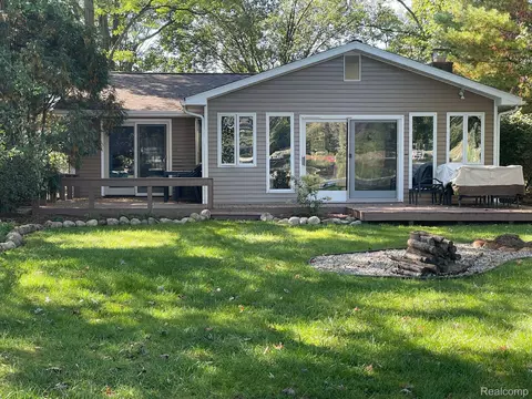 9885 Lime Bay, Pinckney, MI 48169