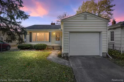 633 Arbor Ave, Monroe, MI 48162