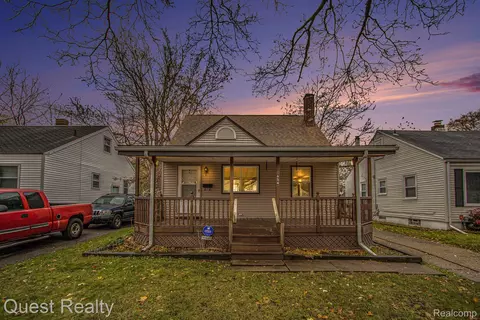 654 E Mansfield Ave, Pontiac, MI 48340