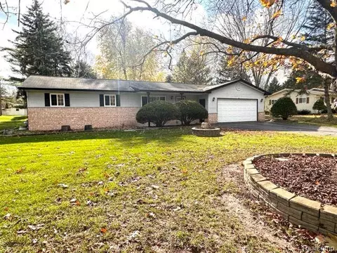 1221 Turrill Rd, Lapeer, MI 48446