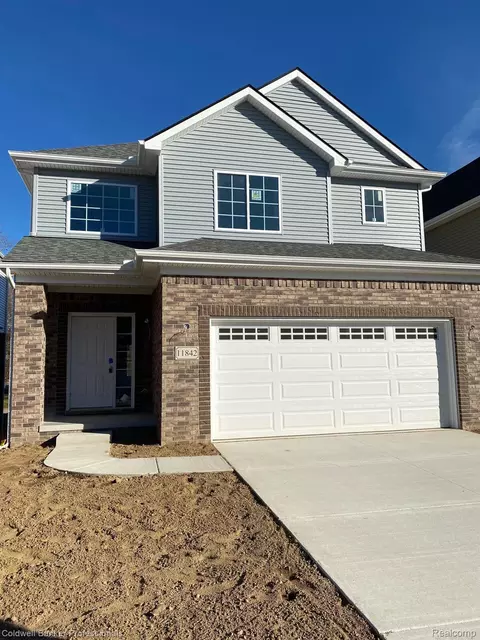 11842 Hines Place Dr, Livonia, MI 48150