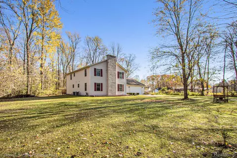 3776 State Rd, Fort Gratiot, MI 48059