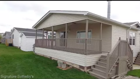 1240 Nottingham Dr, Northville, MI 48167