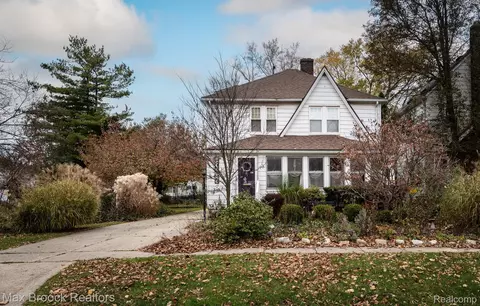 3368 Laura St, Wayne, MI 48184
