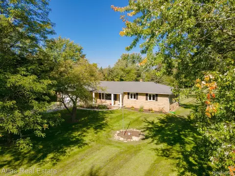 12033 E Carpenter Rd, Richfield, MI 48423