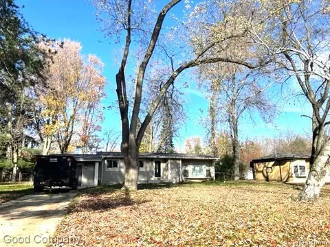 31726 Trestain St, Farmington Hills, MI 48336