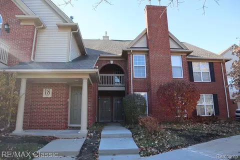 28231 Carlton Way Dr, Novi, MI 48377