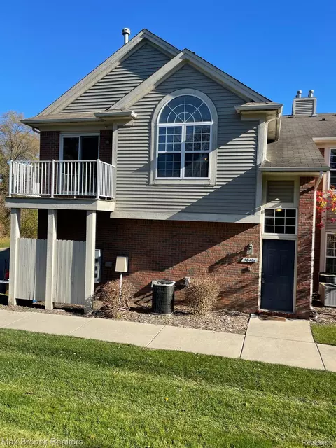 48401 Commonview Dr, Shelby Township, MI 48317