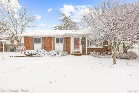 2178 Eva Dr, Troy, MI 48083