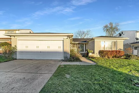 27066 Sutherland St, Southfield, MI 48076