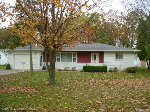 7076 Notre Dame St, Caseville, MI 48725