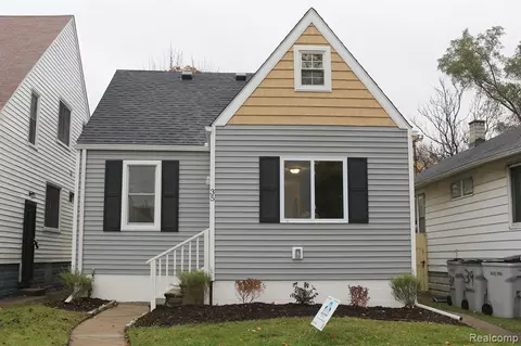 35 E Milton, Hazel Park, MI 48030