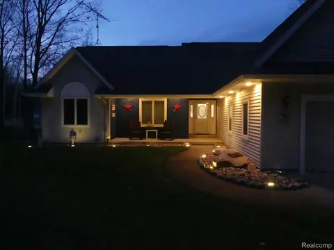 9320 Taylors Turn, Morton, MI 49346