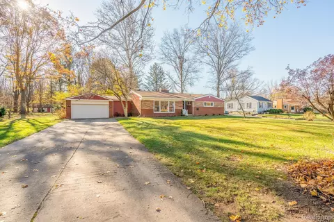 41721 Riggs Rd, Van Buren, MI 48111