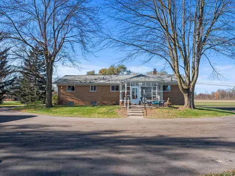 55700 Hayes Rd, Macomb, MI 48042