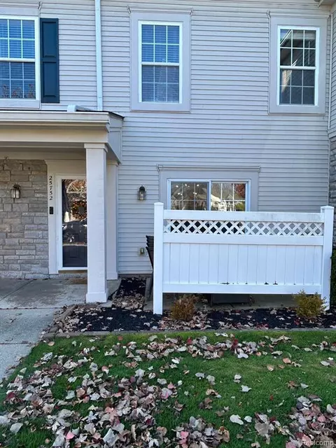 25752 Maritime Cir S #230, Harrison Township, MI 48045