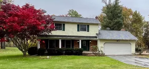 4145 Mcfarland Dr, Linden, MI 48451