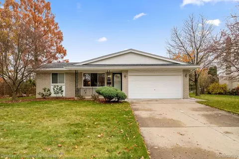 36281 Hammer Ln, Livonia, MI 48152